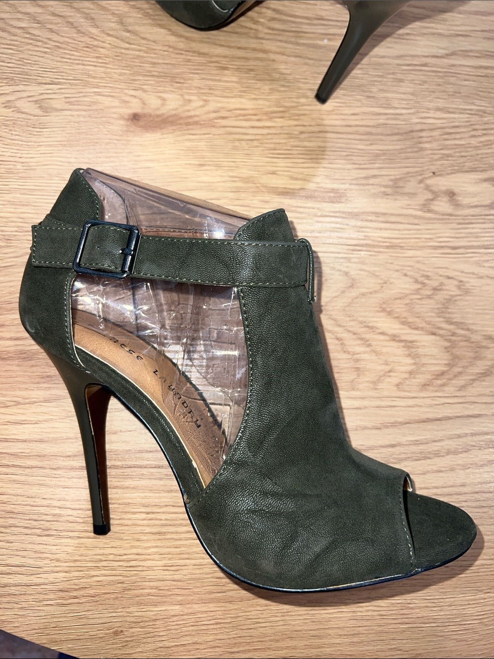 NIB Chinese Laundry Olive Green Suede Peep-Toe Heels with Ankle Strap US 9 - Picture 3 of 9